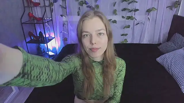 Snapshot of Tina_Tayllor chatting on 09-23-25, 07:06 Tina Tayllor online show from 09-23-25, 07:06