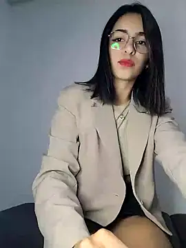 Snapshot of LuluzYPiero chatting on 12-16-24, 11:07 LuluzYPiero online show from 12-16-24, 11:07