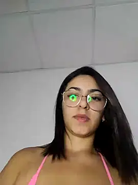 Snapshot of LuluzYPiero chatting on 12-20-24, 12:08 LuluzYPiero online show from 12-20-24, 12:08