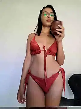 Snapshot of LuluzYPiero chatting on 01-17-25, 03:32 LuluzYPiero online show from 01-17-25, 03:32