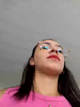 Snapshot of LuluzYPiero chatting on 02-04-25, 02:53 LuluzYPiero online show from 02-04-25, 02:53