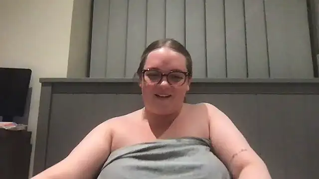 honeyyy24 online show from 07-08-26, 10:03