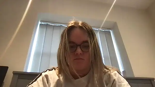 honeyyy24 online show from 07-27-26, 06:59