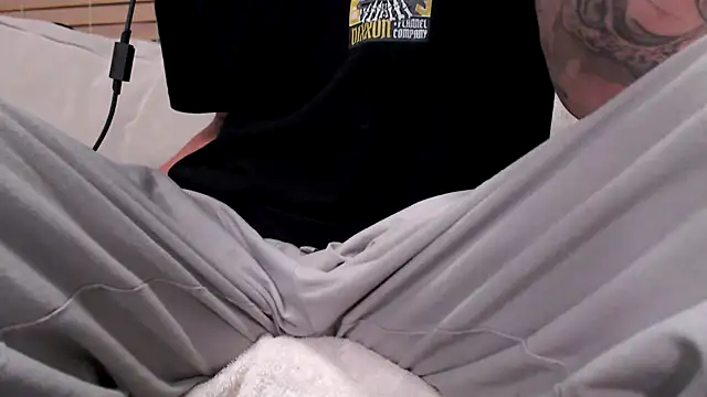 Snapshot of JohnnyKorrupt_ chatting on 10-15-25, 08:03 JohnnyKorrupt online show from 10-15-25, 08:03