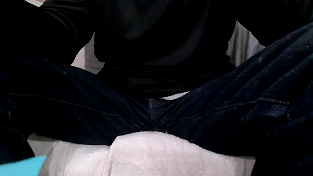 Snapshot of JohnnyKorrupt_ chatting on 10-16-25, 09:43 JohnnyKorrupt online show from 10-16-25, 09:43