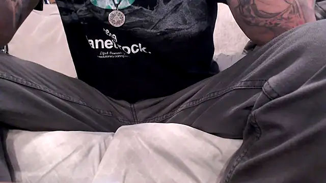 Snapshot of JohnnyKorrupt_ chatting on 11-05-25, 10:26 JohnnyKorrupt online show from 11-05-25, 10:26