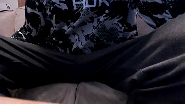 Snapshot of JohnnyKorrupt_ chatting on 11-08-25, 09:42 JohnnyKorrupt online show from 11-08-25, 09:42