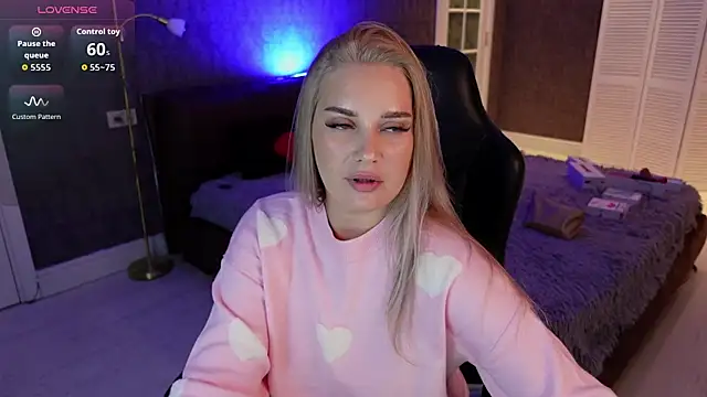 KittiLiza online show from 10-24-25, 09:22