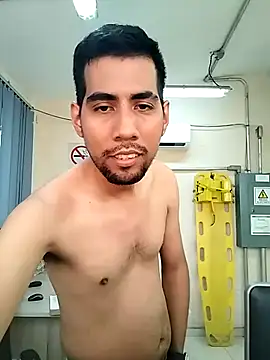 Snapshot of EnriquePersian197 chatting on 11-17-25, 06:57 EnriquePersian197 online show from 11-17-25, 06:57