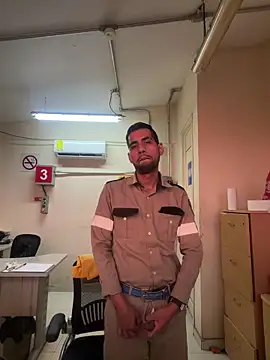 Snapshot of EnriquePersian197 chatting on 02-13-26, 12:17 EnriquePersian197 online show from 02-13-26, 12:17