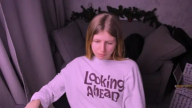 Snapshot of kirraa_ chatting on 12-21-24, 11:02 kirraa  online show from 12-21-24, 11:02