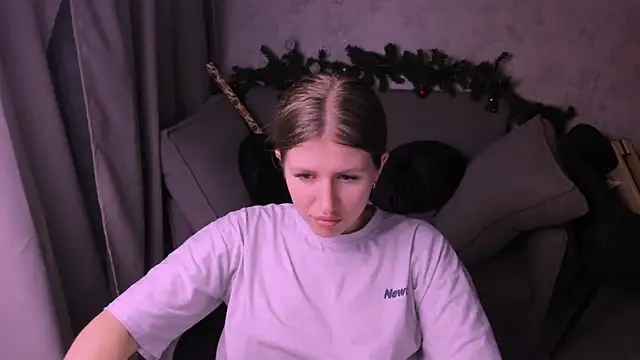 Snapshot of kirraa_ chatting on 12-25-24, 09:54 kirraa  online show from 12-25-24, 09:54