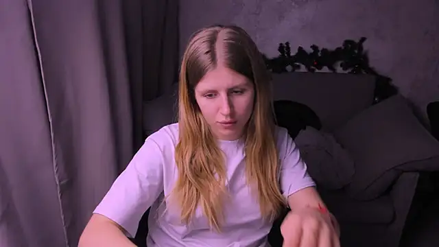 Snapshot of kirraa_ chatting on 01-12-25, 09:08 kirraa  online show from 01-12-25, 09:08