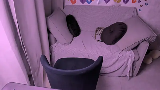 Snapshot of kirraa_ chatting on 02-14-25, 10:14 kirraa  online show from 02-14-25, 10:14