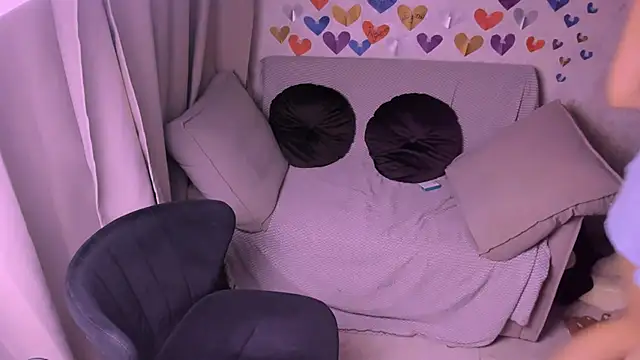 Snapshot of kirraa_ chatting on 02-20-25, 07:08 kirraa  online show from 02-20-25, 07:08