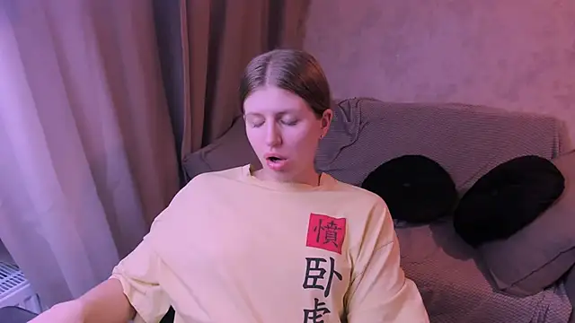 Snapshot of kirraa_ chatting on 03-02-25, 07:12 kirraa  online show from 03-02-25, 07:12