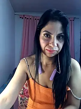 saralunabella online show from 02-15-25, 03:20