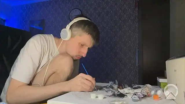 Snapshot of Aki-Laky chatting on 12-20-25, 09:44 Aki-Laky online show from 12-20-25, 09:44