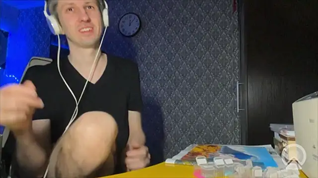 Snapshot of Aki-Laky chatting on 03-03-26, 07:09 Aki-Laky online show from 03-03-26, 07:09