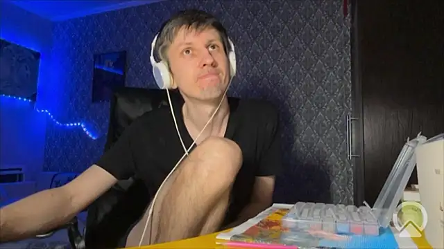 Snapshot of Aki-Laky chatting on 03-05-26, 07:43 Aki-Laky online show from 03-05-26, 07:43