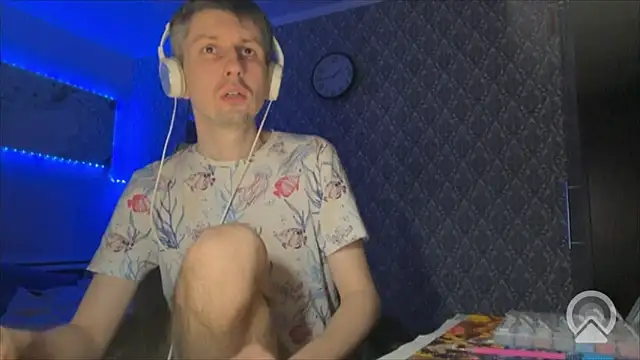 Snapshot of Aki-Laky chatting on 03-19-26, 08:46 Aki-Laky online show from 03-19-26, 08:46