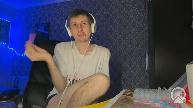 Snapshot of Aki-Laky chatting on 04-08-26, 06:52 Aki-Laky online show from 04-08-26, 06:52