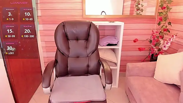 Snapshot of marien_thomson_ chatting on 02-20-26, 02:19 marien thomson online show from 02-20-26, 02:19