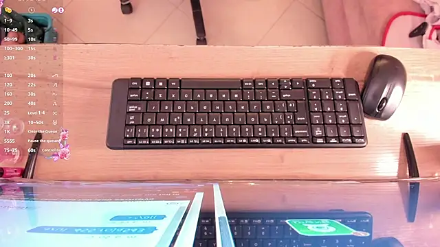 Snapshot of marien_thomson_ chatting on 03-13-26, 01:23 marien thomson online show from 03-13-26, 01:23