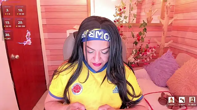 Snapshot of marien_thomson_ chatting on 06-17-26, 10:54 marien thomson online show from 06-17-26, 10:54