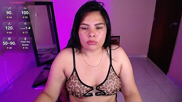 Snapshot of goddess_valXX chatting on 02-18-26, 06:59 goddess valXX online show from 02-18-26, 06:59