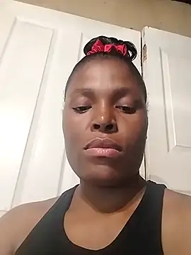 Snapshot of Smoochy_ chatting on 11-29-25, 02:25 Smoochy online show from 11-29-25, 02:25