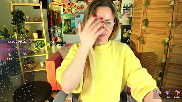 LadyIzabel online show from 12-17-24, 11:39