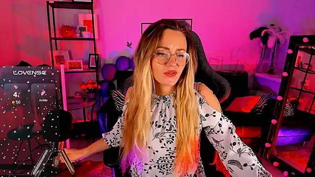 LadyIzabel online show from 01-08-25, 11:43