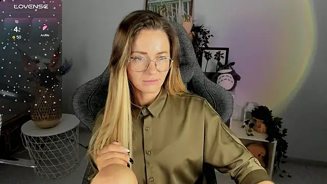 LadyIzabel online show from 01-20-25, 02:46