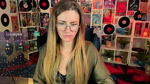 LadyIzabel online show from 02-19-25, 07:39