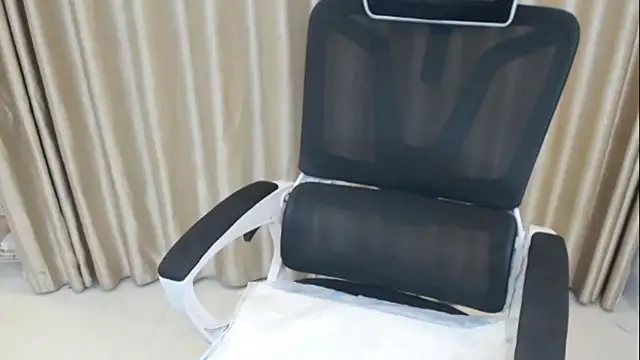 Milk-babier online show from 01-10-26, 03:58