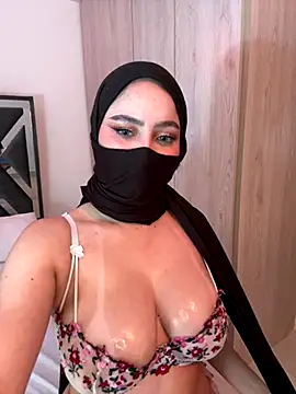 Snapshot of amaal_ chatting on 10-12-25, 05:56 amaal online show from 10-12-25, 05:56