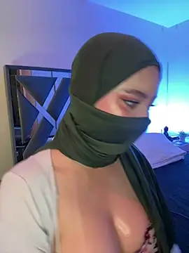 Snapshot of amaal_ chatting on 10-25-25, 01:24 amaal online show from 10-25-25, 01:24