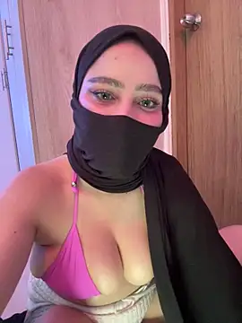 Snapshot of amaal_ chatting on 11-15-25, 04:47 amaal online show from 11-15-25, 04:47