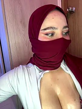 Snapshot of amaal_ chatting on 11-19-25, 11:27 amaal online show from 11-19-25, 11:27