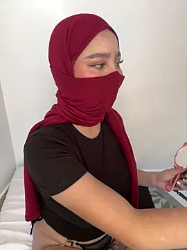 Snapshot of amaal_ chatting on 12-16-25, 07:41 amaal online show from 12-16-25, 07:41