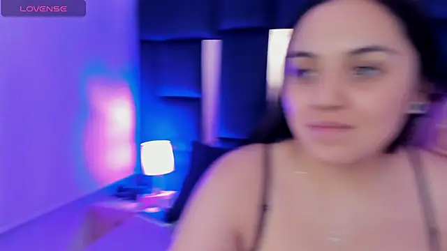 Snapshot of rebecaandpamela chatting on 12-16-24, 05:33 rebecaandpamela online show from 12-16-24, 05:33