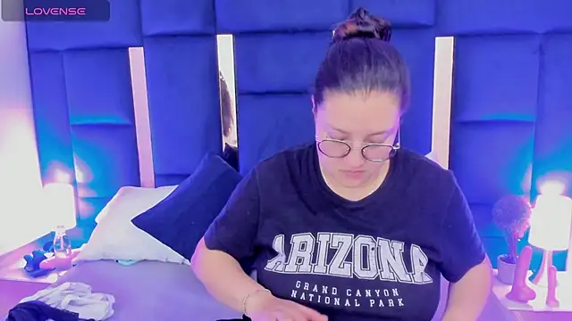 Snapshot of rebecaandpamela chatting on 12-24-24, 12:55 rebecaandpamela online show from 12-24-24, 12:55