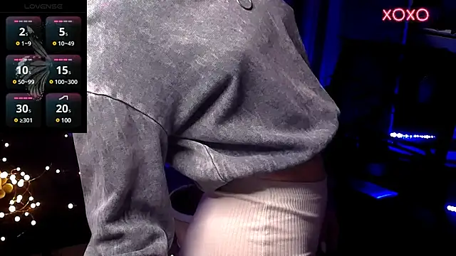 Snapshot of Laura_Bess chatting on 12-20-24, 12:19 Laura Bess online show from 12-20-24, 12:19