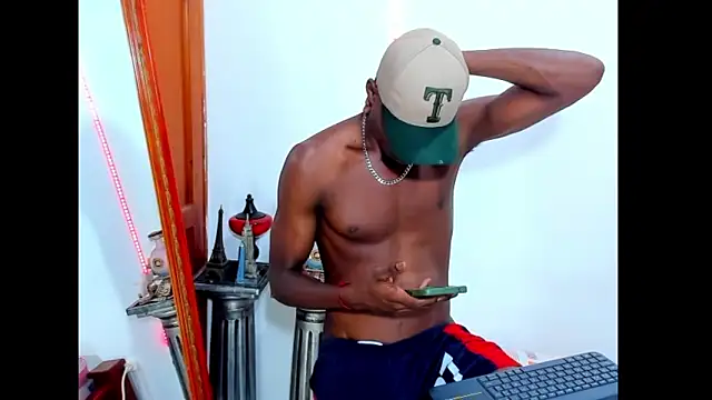 Snapshot of Darick_brown chatting on 03-06-25, 10:26 Darick brown online show from 03-06-25, 10:26