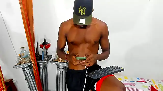 Snapshot of Darick_brown chatting on 03-08-25, 08:35 Darick brown online show from 03-08-25, 08:35