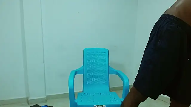 Snapshot of Darick_brown chatting on 09-18-25, 01:51 Darick brown online show from 09-18-25, 01:51