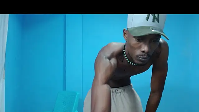 Snapshot of Darick_brown chatting on 12-14-25, 07:25 Darick brown online show from 12-14-25, 07:25