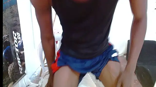 Snapshot of Darick_brown chatting on 03-13-26, 03:29 Darick brown online show from 03-13-26, 03:29