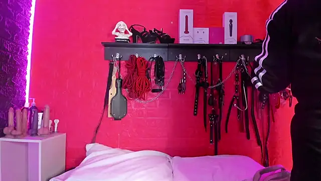 Snapshot of sarita_moller chatting on 03-15-26, 03:34 sarita moller online show from 03-15-26, 03:34